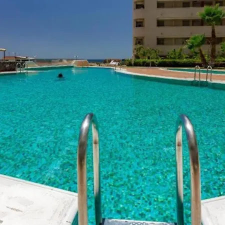Apartament Mar, High Connection Free Wifi & Chromecast With A Great & Sunny Swimmingpool! * Palm-mar