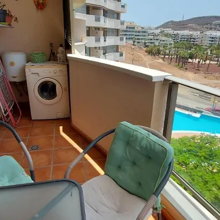 Apartament Mar, High Connection Free Wifi & Chromecast With A Great & Sunny Swimmingpool! شقة بالم مار